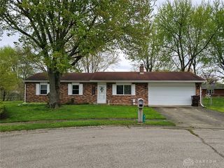 413 Laura Cir, Eaton, OH 45320