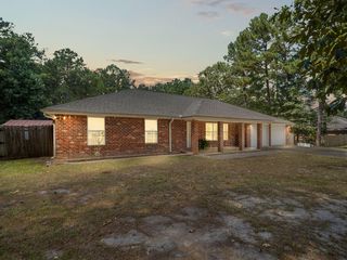 1453 Lake Vernon Rd, Leesville, LA 71446