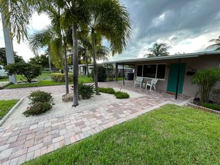 1261 NE 2nd St, Pompano Beach, FL 33060