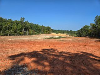 15 Farmville Rd, Meherrin, VA 23954