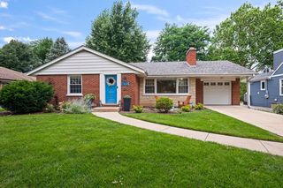 632 N  Hickory Ave, Arlington Heights, IL 60004