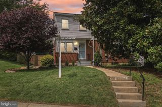 6902 University Dr, Alexandria, VA 22307
