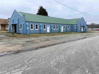 109 B St NE, Linton, IN 47441