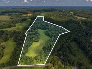7 Shelter Branch Rd, Charlotte, TN 37036