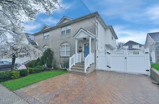 400 Armstrong Ave, Staten Island, NY 10308