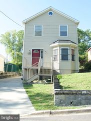4935 Gunther St, Capitol Heights, MD 20743