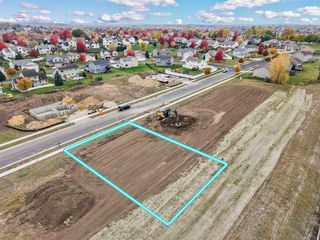 302 Michelle Ln, Cottage Grove, WI 53527