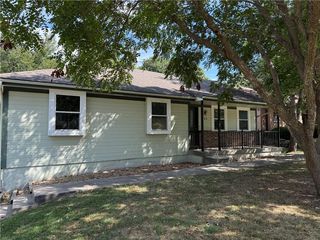 704 Hillcrest St, Pleasant Hill, MO 64080