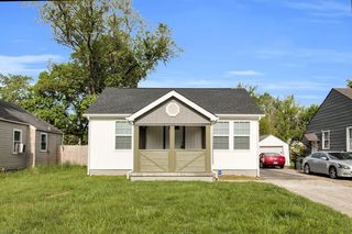 2353 Parkwood Ave, Columbus, OH 43211