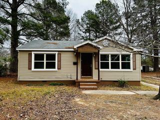 3 Phyllis St, Pine Bluff, AR 71602