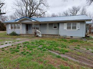 204 Dakota St, Oswego, KS 67356