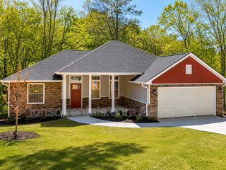51 John Halford Ct, Hendersonville, NC 28792