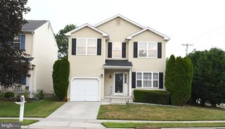 77 Oakton Dr, Atco, NJ 08004