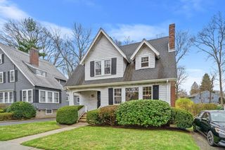 7 Chisholm Rd, Winchester, MA 01890