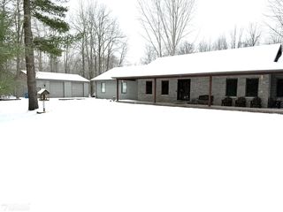 9317 Nichols Rd, Montrose, MI 48457