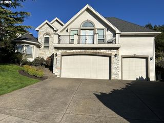 9525 SE Hunters Bluff Ave, Happy Valley, OR 97086