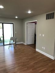 371 Sandhurst Cir #2, Glen Ellyn, IL 60137