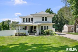 235 S  Chestnut St, Kewanee, IL 61443