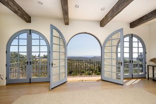 1230 Northridge Rd, Santa Barbara, CA 93105