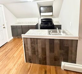 12 Button St #3, New Haven, CT 06519