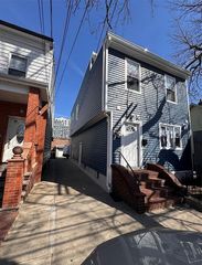 6921 49th Ave, Woodside, NY 11377