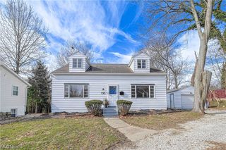 130 Oneida Pl, Akron, OH 44313