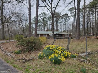 8480 Moccasin Lake Rd, Winston, GA 30187