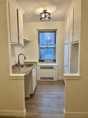 61-41 Saunders St #A40, Rego Park, NY 11374