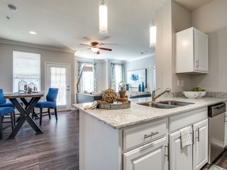 350 Continental Dr, Lewisville, TX 75067