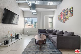 939 S  Broadway #1007, Los Angeles, CA 90015