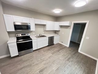 428 W  Locust St, Springfield, MO 65803