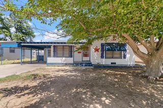 704 S  Avenue C, Kermit, TX 79745