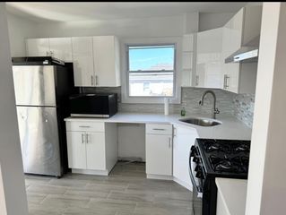 15-15 209th St #3, Bayside, NY 11360