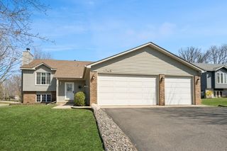 1245 Granite Ave N, Oakdale, MN 55128