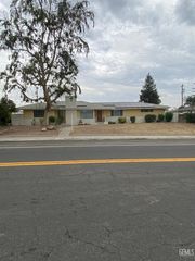 3000 Olympic Dr, Bakersfield, CA 93308