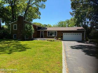 282 Lawrence Ave, Oakhurst, NJ 07755