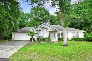 141 Hidden Lakes Dr, Brunswick, GA 31525