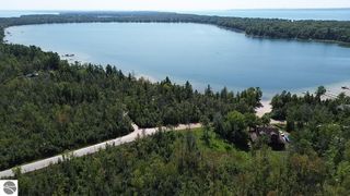 14222 Birch Pointe Dr, Kewadin, MI 49648