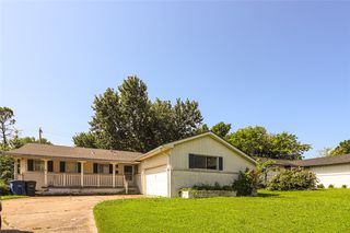 5920 E  25th St S, Tulsa, OK 74114