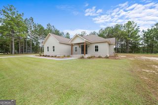 1507 Wildflower Cir, Metter, GA 30439