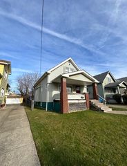 12813 Dove Ave, Cleveland, OH 44105