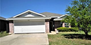 9932 Long Rifle Dr, Fort Worth, TX 76108