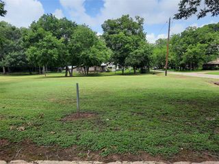 N  Grace St, Crockett, TX 75835