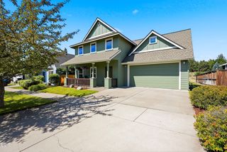 1998 NE Cradle Mountain Way, Bend, OR 97701