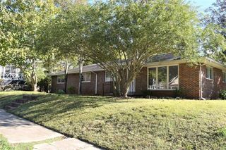 1100 N  Nashville Ave, Sheffield, AL 35660