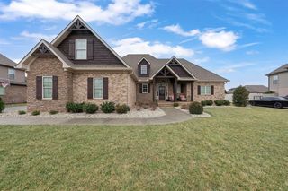 3271 Sunburst Dr, Bowling Green, KY 42101