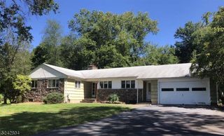 712 Foothill Rd, Bridgewater, NJ 08807
