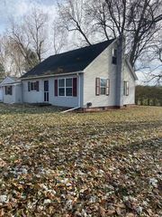 303 W  Herbison Dr, Dewitt, MI 48820