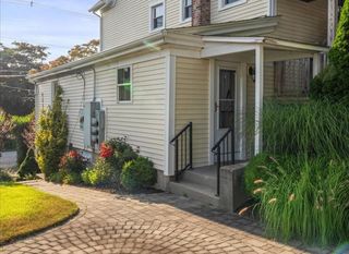 18 Chester Ave #1, Westerly, RI 02891