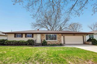 1189 Raleigh St, Green Bay, WI 54304